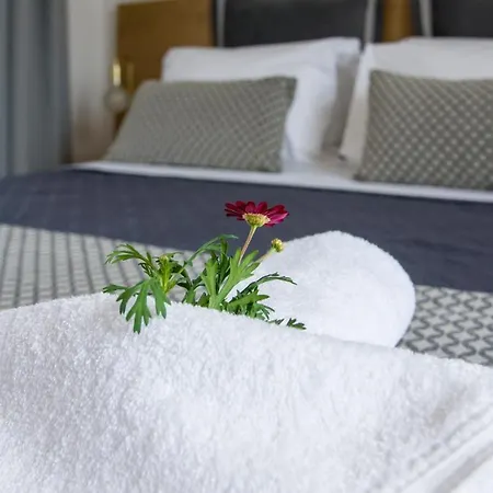 Deluxe 2* Hriszí Aktí Haniá
